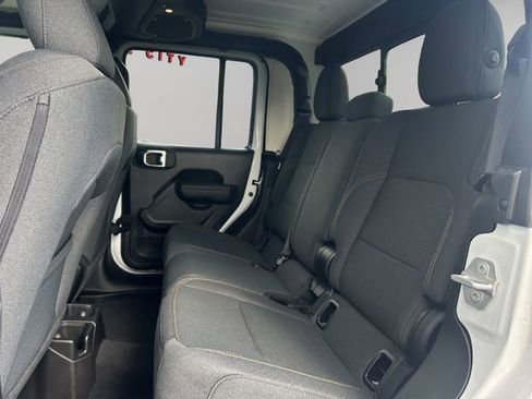 New 2025 Jeep Gladiator Willys image 13