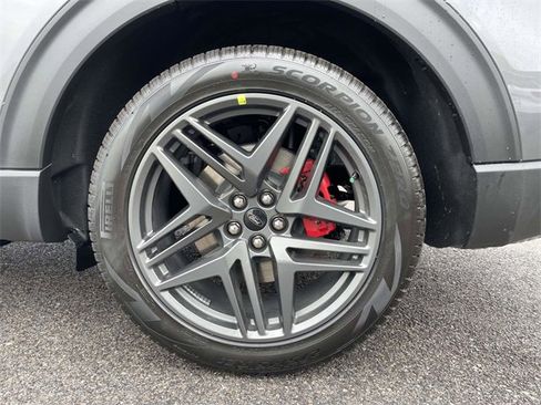 New 2026 Ford Explorer ST-Line w/ ST-Line Street Pack image 4