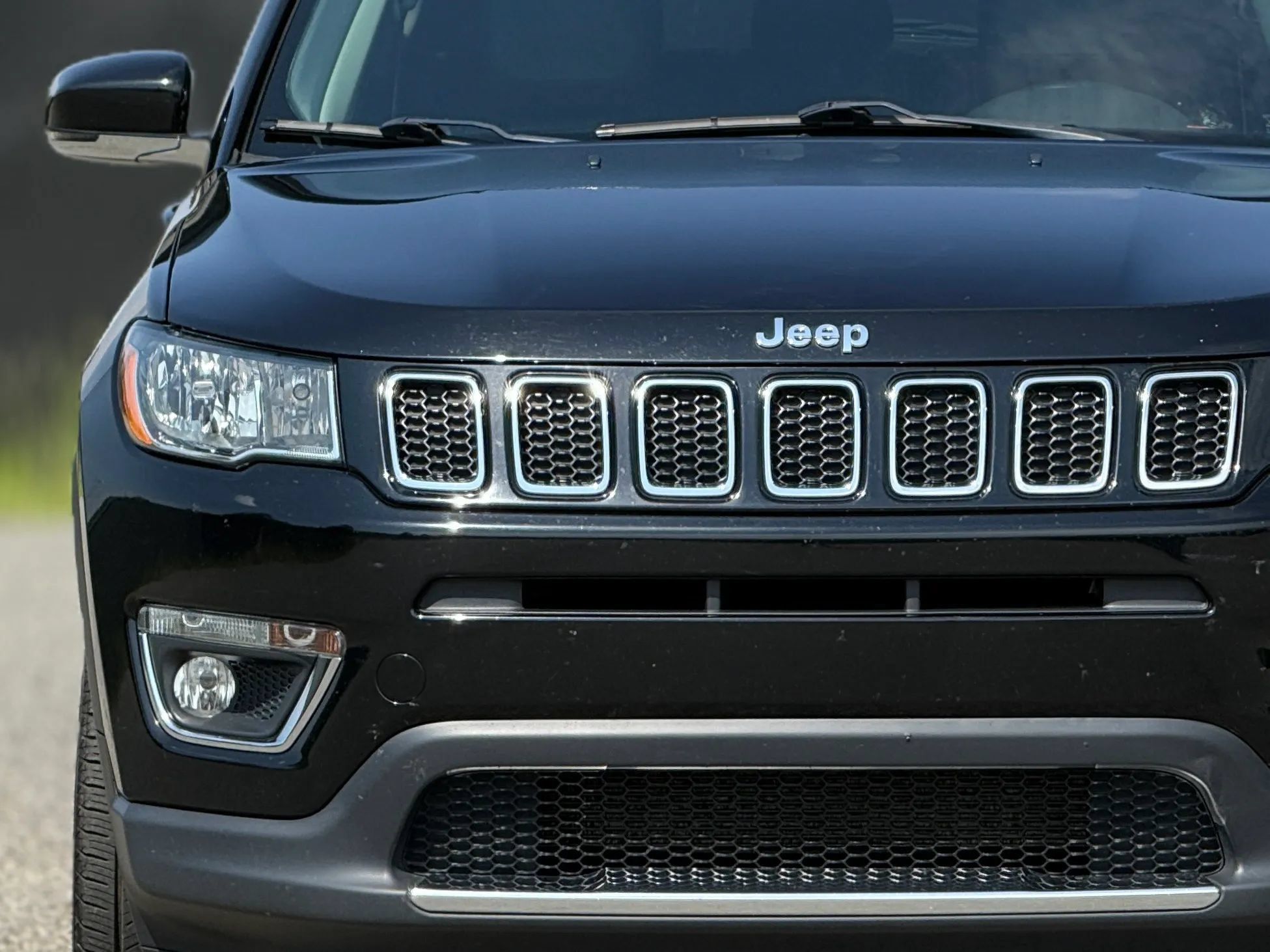 Used 2019 Jeep Compass Limited AWD/4WD image 11