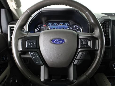 Used 2018 Ford Expedition Limited w/ Equipment Group 301A AWD/4WD image 9