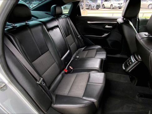 Used 2017 Chevrolet Impala LT image 18