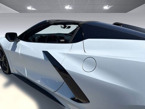 Used 2022 Chevrolet Corvette Stingray Premium Conv w/ Z51 Performance Package RWD image 26