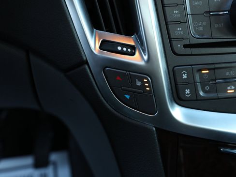 Used 2011 Cadillac SRX Luxury image 20