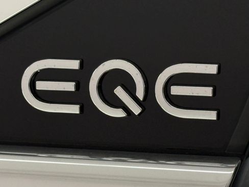 New 2026 Mercedes-Benz EQE 320 4MATIC SUV image 32