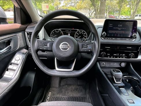 Used 2021 Nissan Rogue SV FWD image 8