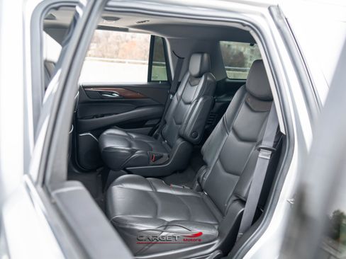 Used 2019 Cadillac Escalade Luxury image 20
