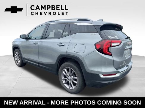 Used 2023 GMC Terrain SLT AWD/4WD image 3