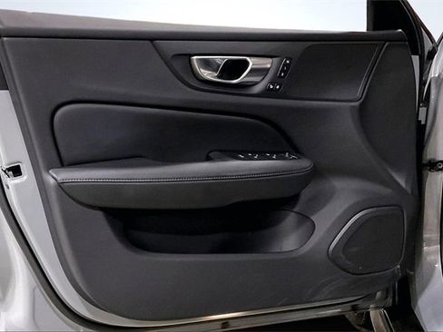 Certified 2025 Volvo V60 B5 Cross Country Plus image 23