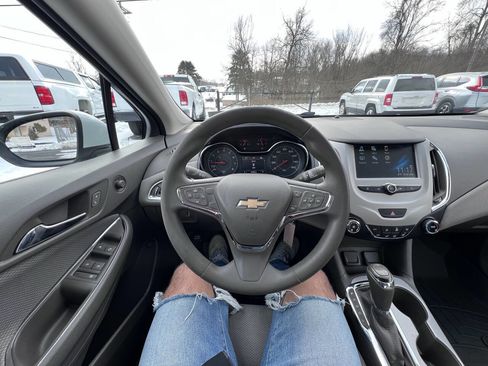 Used 2018 Chevrolet Cruze LS w/ LS Fleet Convenience Package image 19