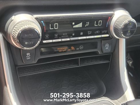 Used 2021 Toyota RAV4 XLE Premium AWD/4WD image 20