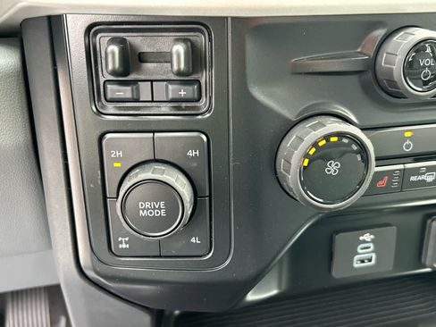 New 2026 Ford F350 XLT w/ XLT Premium Package image 40