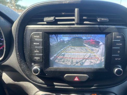 Used 2020 Kia Soul LX image 23