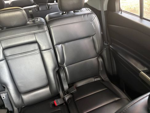 Used 2023 Ford Explorer XLT w/ Equipment Group 202A AWD/4WD image 40