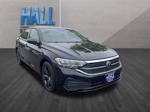 Certified 2024 Volkswagen Jetta SE w/ Panoramic Sunroof Package FWD image 8