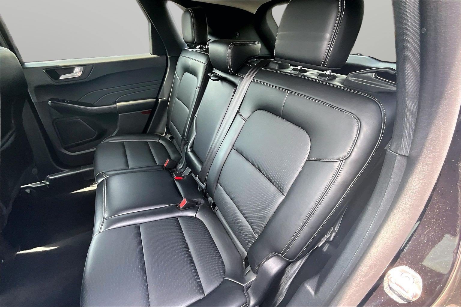Certified 2025 Ford Escape Platinum AWD/4WD image 18