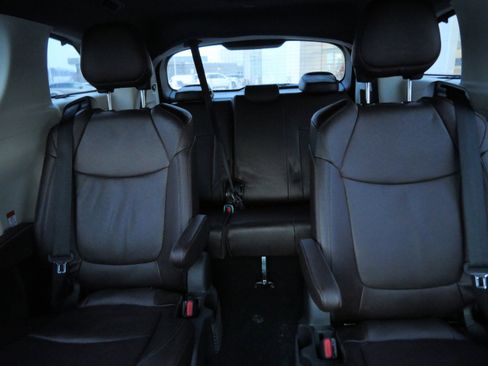 Certified 2023 Toyota Sienna Platinum image 14