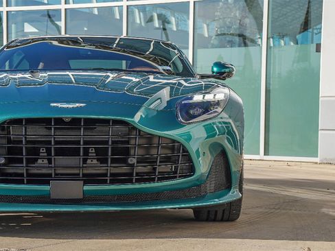 Used 2024 Aston Martin DB12 Coupe image 7