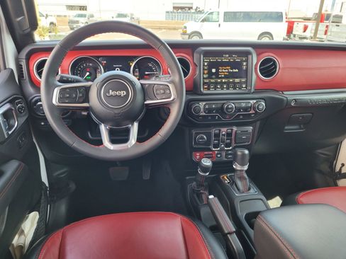 Used 2023 Jeep Wrangler Unlimited Rubicon 4xe AWD/4WD image 18