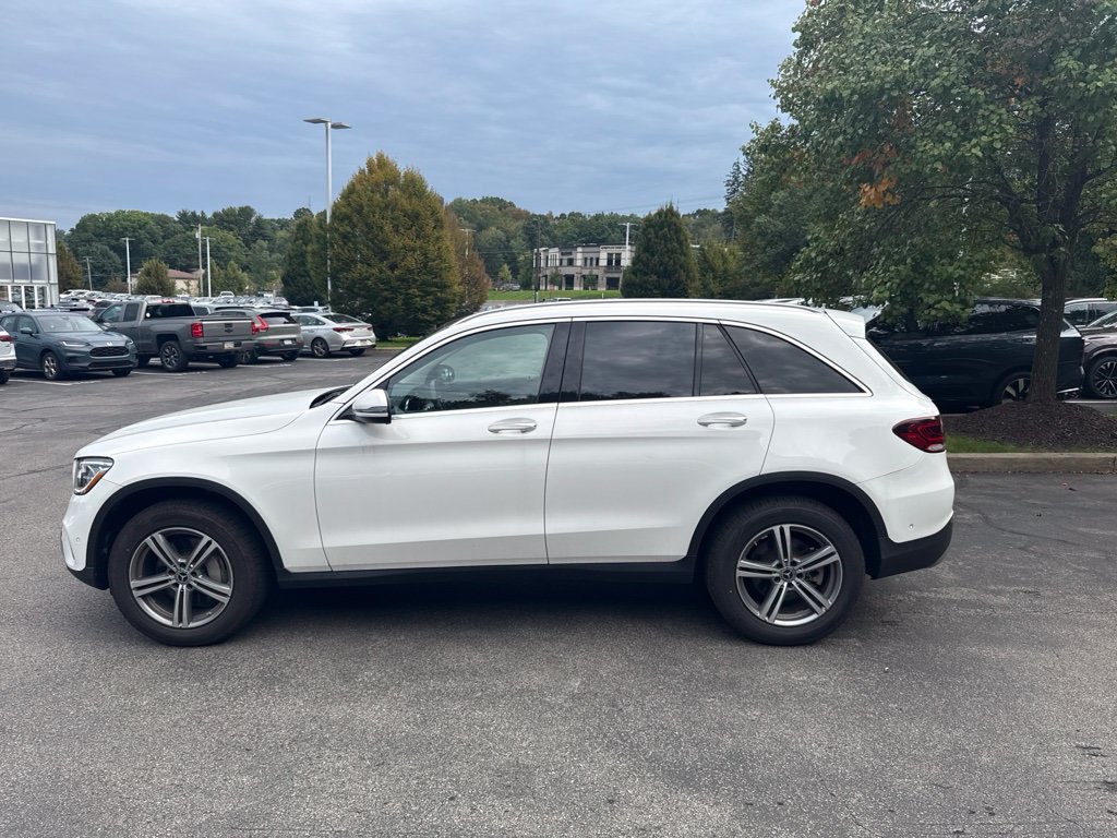 Used 2021 Mercedes-Benz GLC 300 4MATIC image 2
