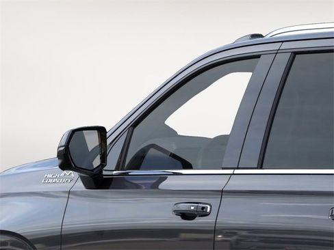 New 2026 Chevrolet Suburban High Country image 13