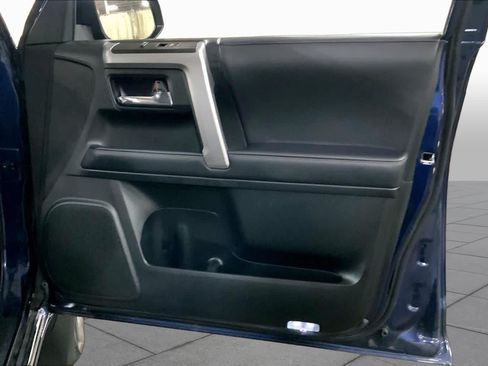 Used 2022 Toyota 4Runner Limited AWD/4WD image 23