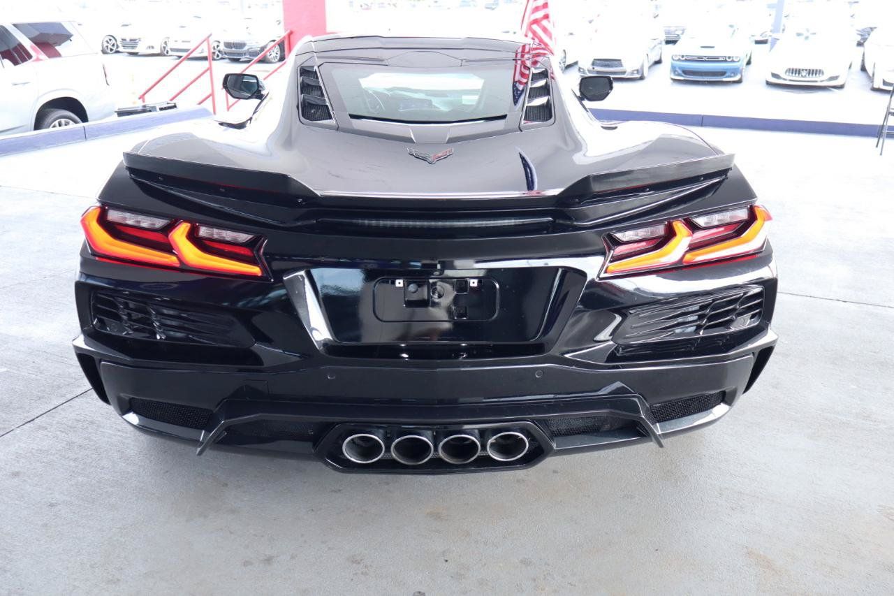 Used 2023 Chevrolet Corvette Z06 RWD image 10