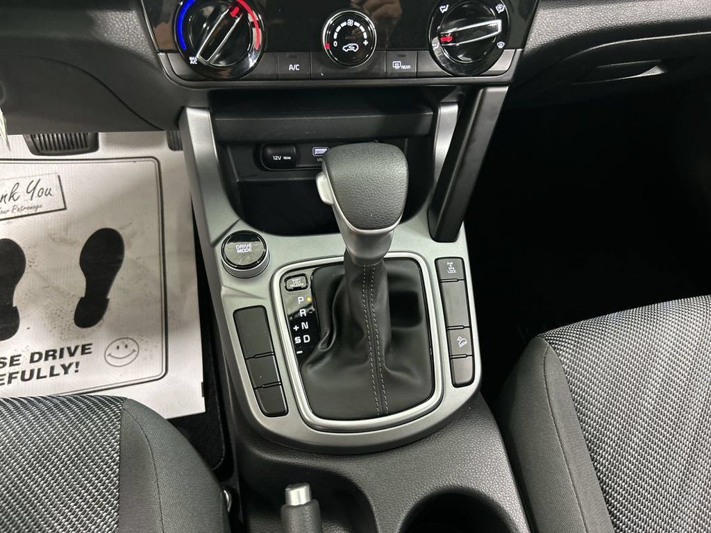 Used 2024 Kia Seltos LX AWD/4WD image 17