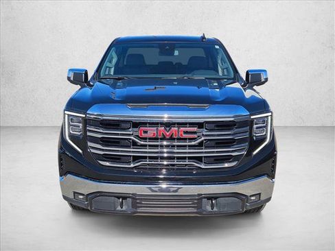 Used 2025 GMC Sierra 1500 SLT image 2