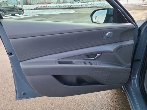 Used 2023 Hyundai Elantra SEL image 15