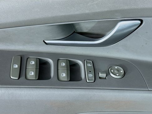 Used 2021 Hyundai Elantra SEL image 23