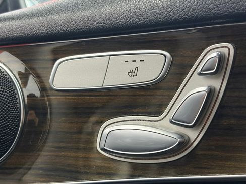 Used 2020 Mercedes-Benz GLC 300 4MATIC image 27
