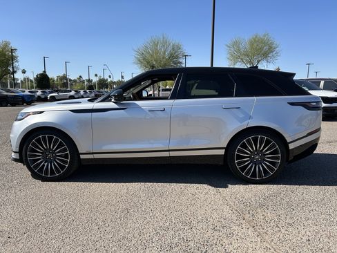 Used 2019 Land Rover Range Rover Velar R-Dynamic HSE image 3