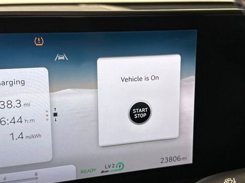 Used 2023 Genesis GV60 Advanced image 18