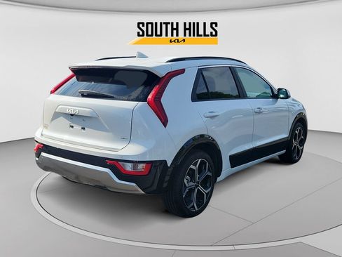 Certified 2025 Kia Niro EX Touring FWD image 5