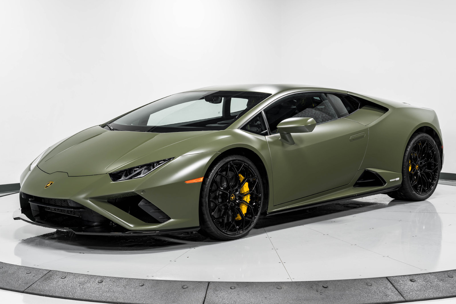 Used 2022 Lamborghini Huracan EVO RWD image 7