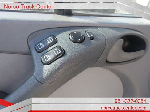 Used 2005 Dodge Sprinter 2500 image 18