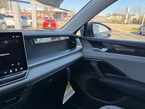 New 2026 Volkswagen Tiguan SE AWD/4WD image 18