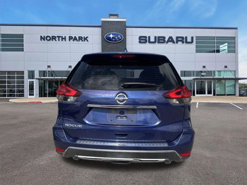 Used 2018 Nissan Rogue S FWD image 4