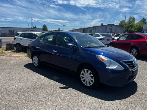 Used 2019 Nissan Versa SV FWD image 1