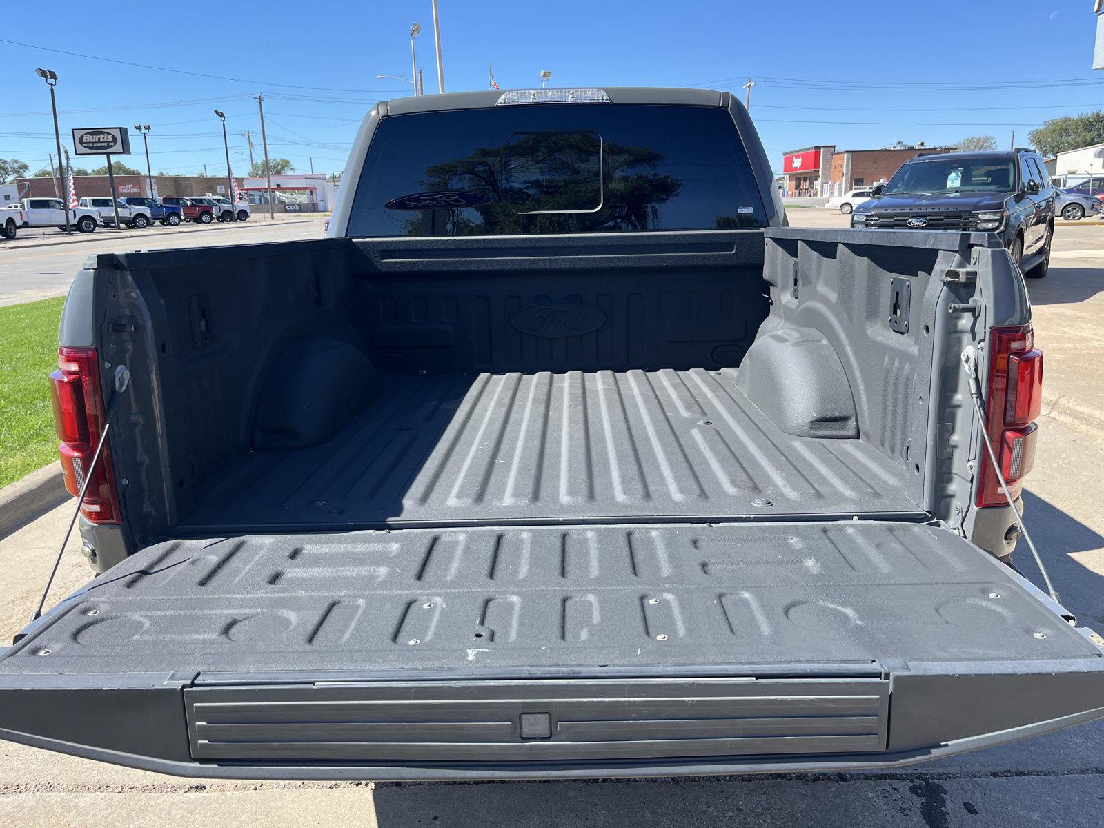 Certified 2018 Ford F150 Raptor w/ Equipment Group 802A Luxury AWD/4WD image 8