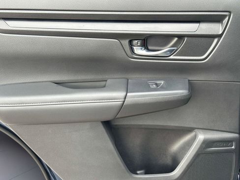 Used 2025 Honda CR-V LX image 11