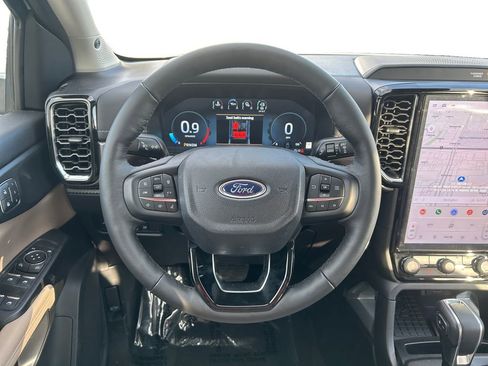 Used 2025 Ford Ranger Lariat w/ Chrome Accent Package image 14