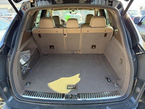 Used 2014 Porsche Cayenne Turbo S image 9