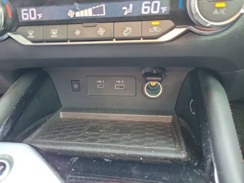 Used 2025 Nissan Altima 2.5 SR w/ SR Premium Package FWD image 29