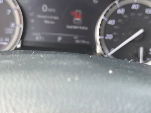 Used 2022 Toyota Highlander XLE AWD/4WD image 7