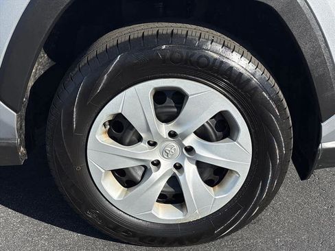 Used 2020 Toyota RAV4 LE image 32