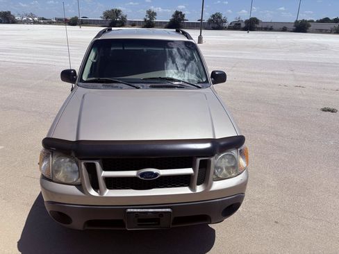 Used 2004 Ford Explorer Sport Trac 2WD image 12