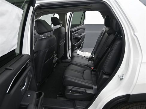 New 2025 Honda Pilot Touring image 7