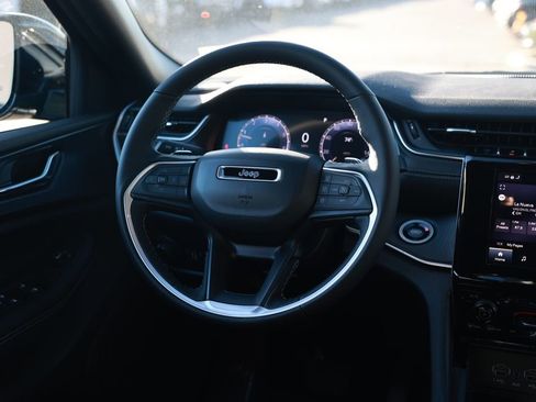 New 2025 Jeep Grand Cherokee Altitude image 20