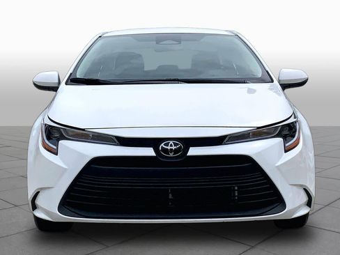 Used 2026 Toyota Corolla LE FWD image 4